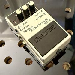 Boss NS-2 Noise Suppressor Pedal – Excellent Condition 