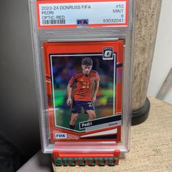 2023-24 Donruss fifa Pedri optic red PSA 9