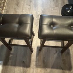 2 Bar Stools 