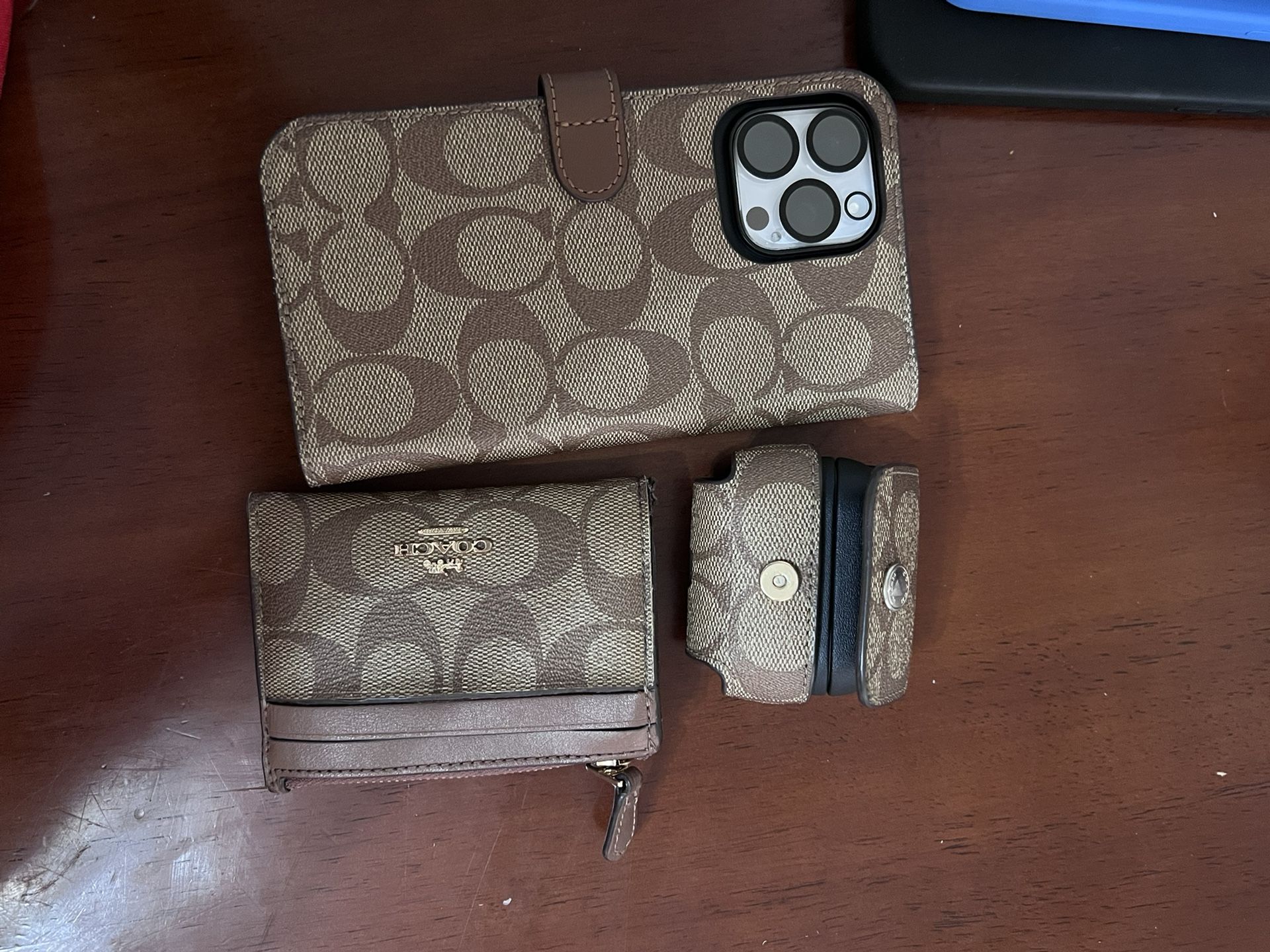 iPhone 16pro Max With AirPods Pro 2 And Accessories 950$ Firm No Trades