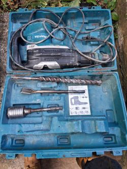 Makita AVT demolition hammer / concrete breaker
