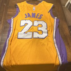 LeBron James Jersey Lakers 