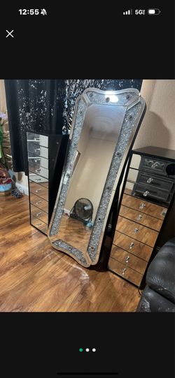 Vanity mirror