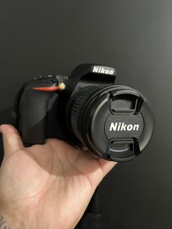 Nikon D5600 Camera