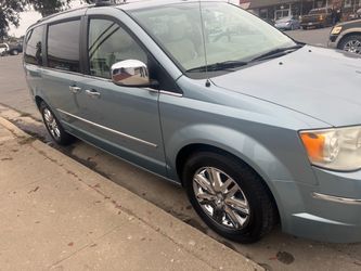 2010 Chrysler Town & Country