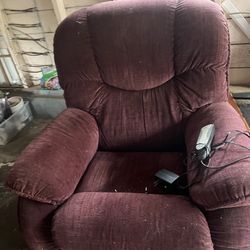 FREE VERY COMFORTABLE RECLINER CHAIRS