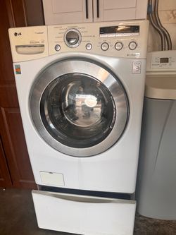 LG Washer and Dryer Set