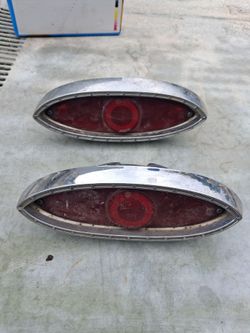 VINTAGE TAILIGHTS!! PERFECT FOR KUSTOM/ RATROD/ HOTROD!! 75$