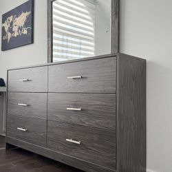  Dresser and 2 Bedside Tables 