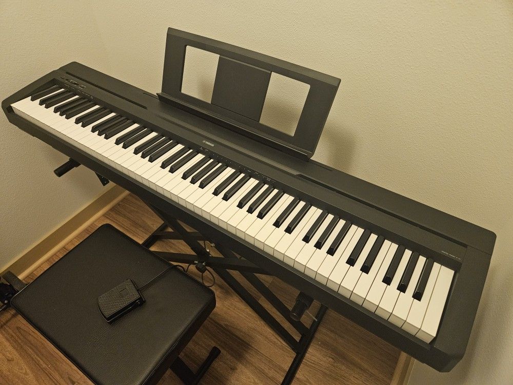 Yamaha P71 88-key Keyboard Piano