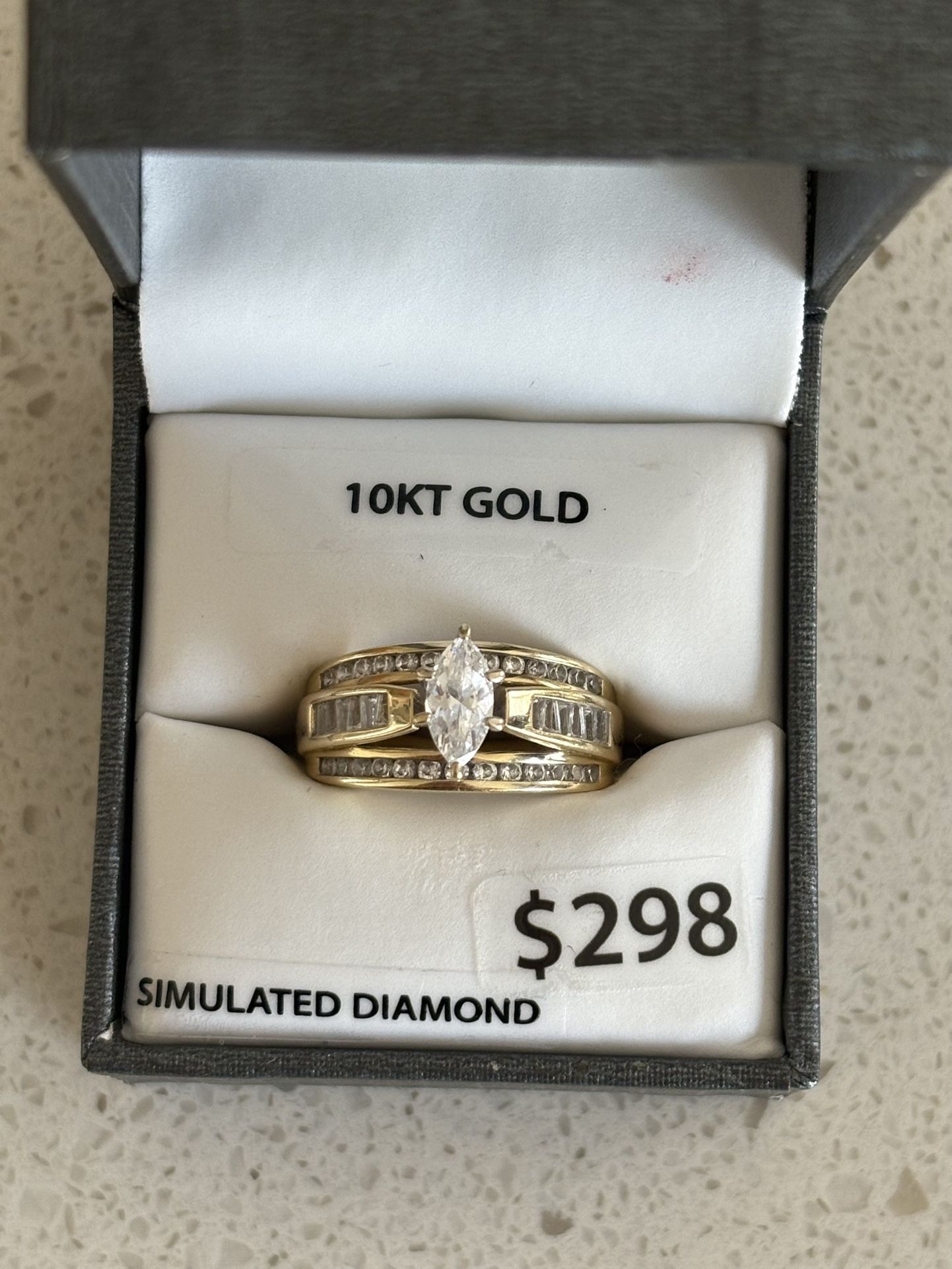 10KT Gold Diamond Ring