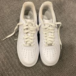 White Nike Air Force 1 size 9