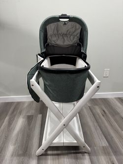 Uppa baby V3 bassinet & Stand