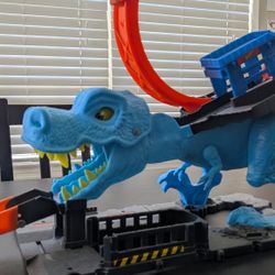 Hot Wheels City T-Rex Loop and Stunt Playset
