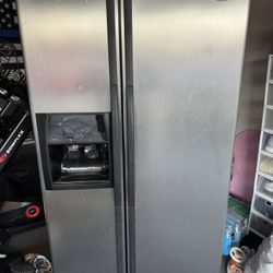 Whirlpool Refrigerator 