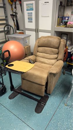Catnapper/Jackson Furniture power lift recliner with heat and massage