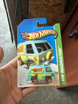 Hotwheels Old School Scooby Doo Van 10$