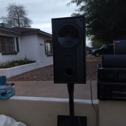 2 mission Speakers 762i With Stands