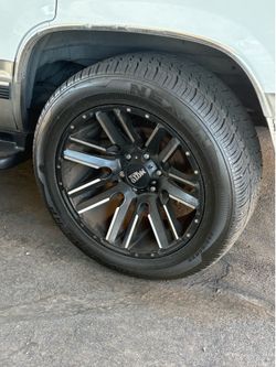 20” Moto Metal Wheels & Nexen Tires – Set of 4