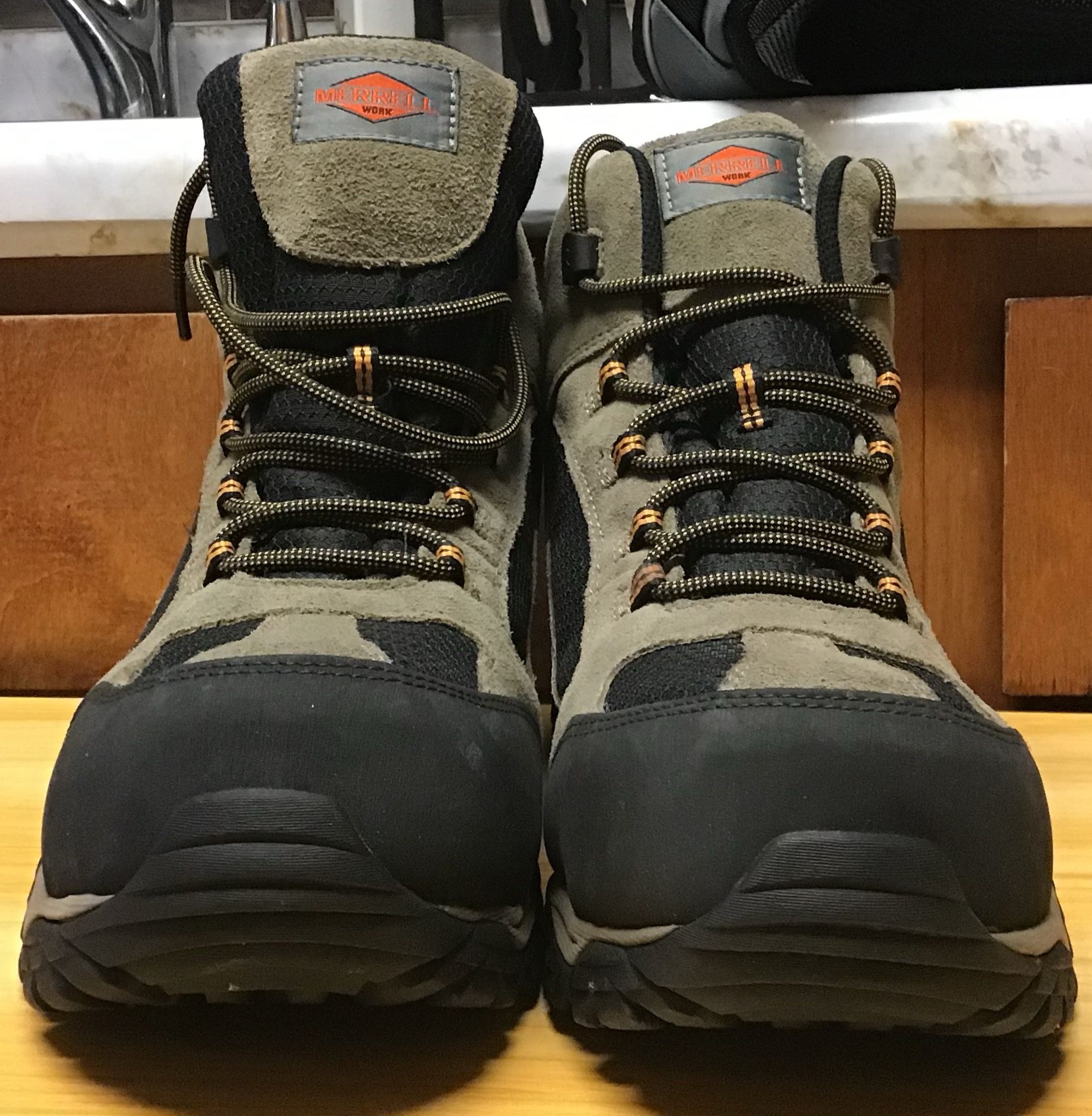 Merrell Men’s Moab Onset Mid Waterproof Comp Toe Work Boot Size 12 M