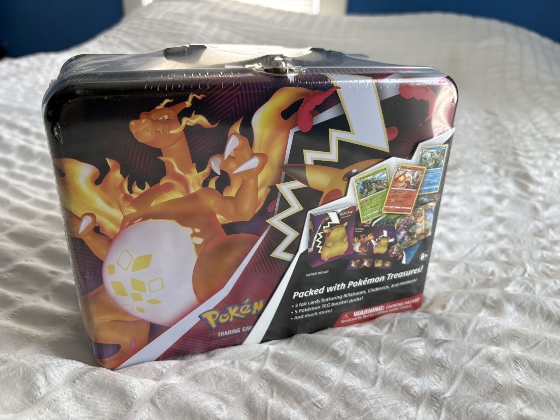 CHARIZARD LUNCH TIN, FALL 2020