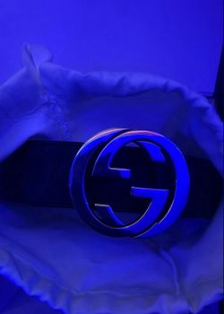 Gucci Black Belt with Silver Logo Buckle