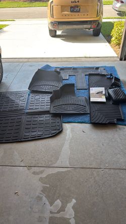 Weather Tech Car mats Full set with Cargo Mar 1st Generation Kia Telluride