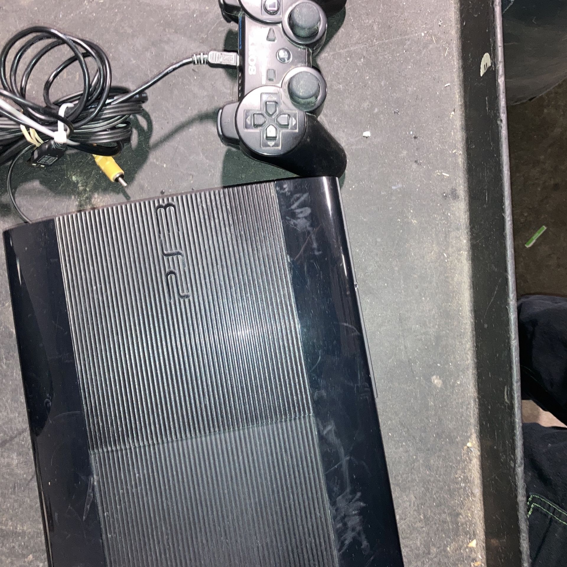 SONY PS3 Cech4001b W/ USB + Controller