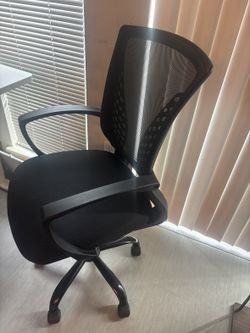 Black Mesh Ergonomic Office Chair