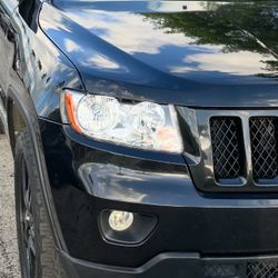 2013 Jeep Grand Cherokee Headlights