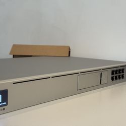 UDM-SE (Open -Box) - Ubiquiti Dream Machine Special Edition POE