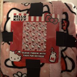 Hello Kitty Cloud Throw With Faux Fur Reverse