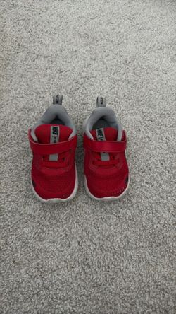 Nike Shoes: Toddler Size 5