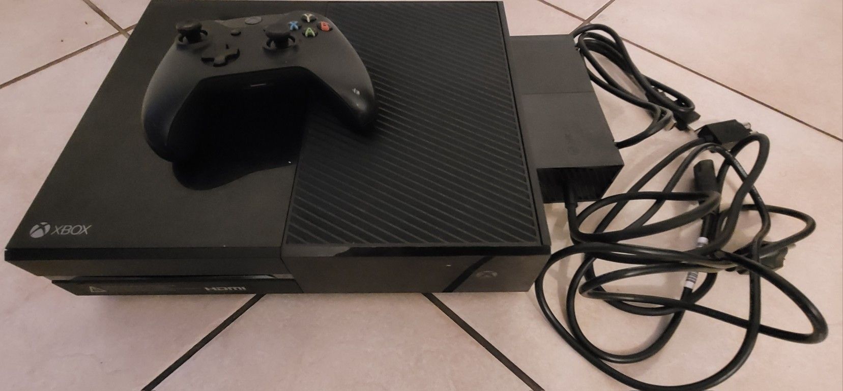 XBOX ONE + ACCESSORIES