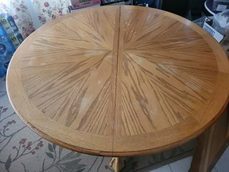 Solid Oak Dining Table Set with Leaf Extension and 4 chairs


