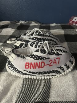 Adidas Yeezy Slippers Size 8-10
