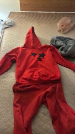 Red Hoodie and Sweatpants Set with Star Print