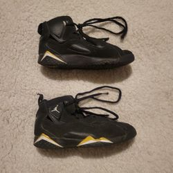 BOYS JORDAN TRUE FLIGHT GOLD AND BLACK SIZE 13C 