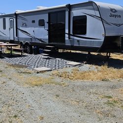 2020 Jayco Flight 38BHDS Travel Trailer 