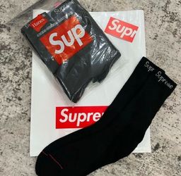Supreme socks