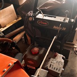 Ariens 28 Deluxe Snowblower 