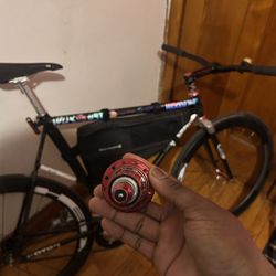24 hole hub  Nova tech  11 Spd  30$