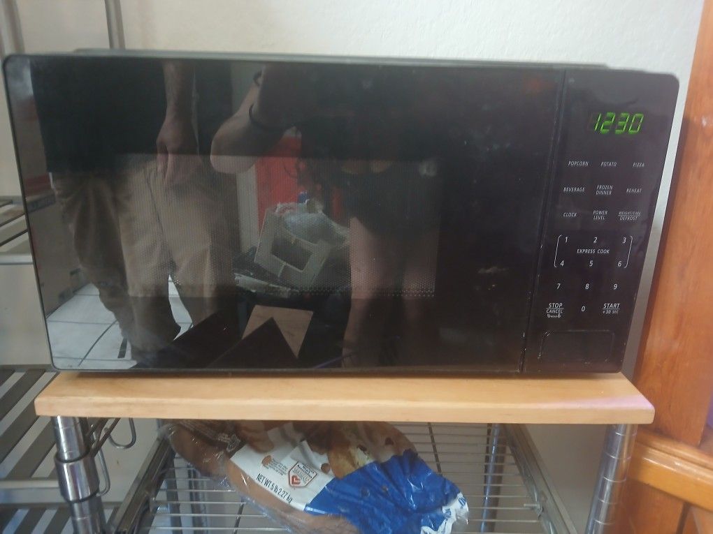 Microwave Black
