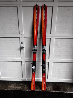 Great Beginner Dynastar Skis, length is 162