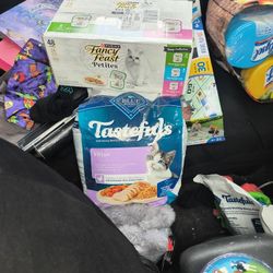 New Fancy Feast Cat Food Bundle