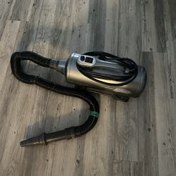 Industrial vacuum MUST SELL FAST