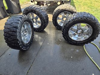 Nitto Mud Grappler tire