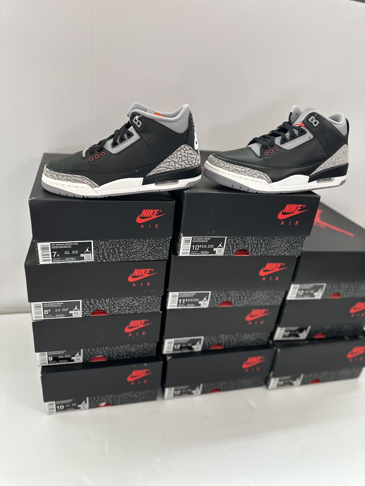 BRAND NEW JORDAN “ BLACK CEMENT” FOR SALE! GS SIZE $175 MEN