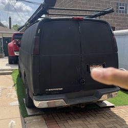 2005 Chevrolet Express 3500