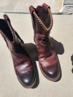 Beautiful ankle high cowboy boots with Beautiful detail excellent condition